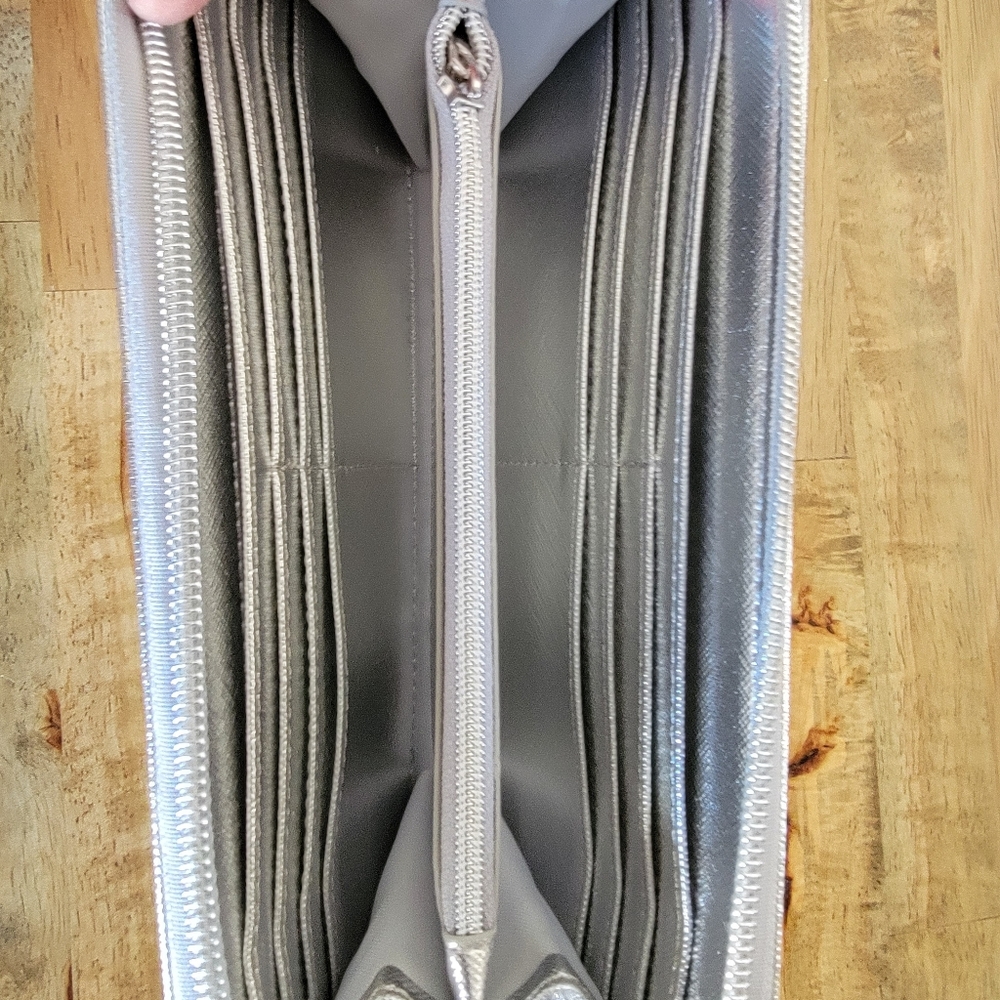 New Clutch Wallet - Picture 2 of 2